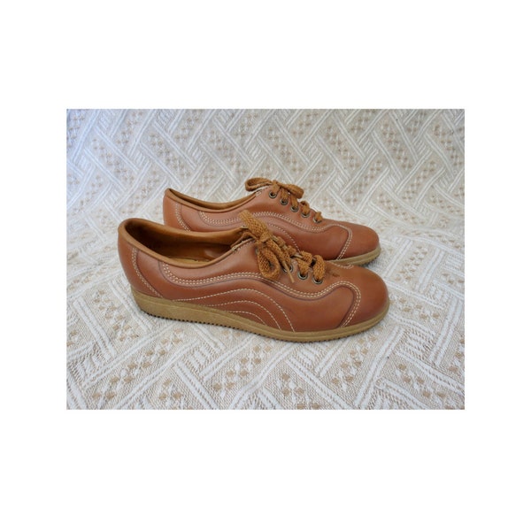 Vintage 70s Oxfords - Lace Up Brown Leather Wedge Sneakers - Women's Size 6