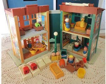 Vintage Fisher Price Sesame Street Play Family Set - 1974 CTW Pretend Dollhouse Toy