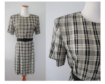 Vintage Plaid Dress - 80s Casual Short Sleeve Retro Style Day Dress - Size Small / Medium