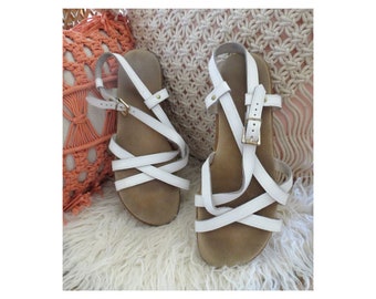 White Leather Sandals Strappy Flats Bass Size 8