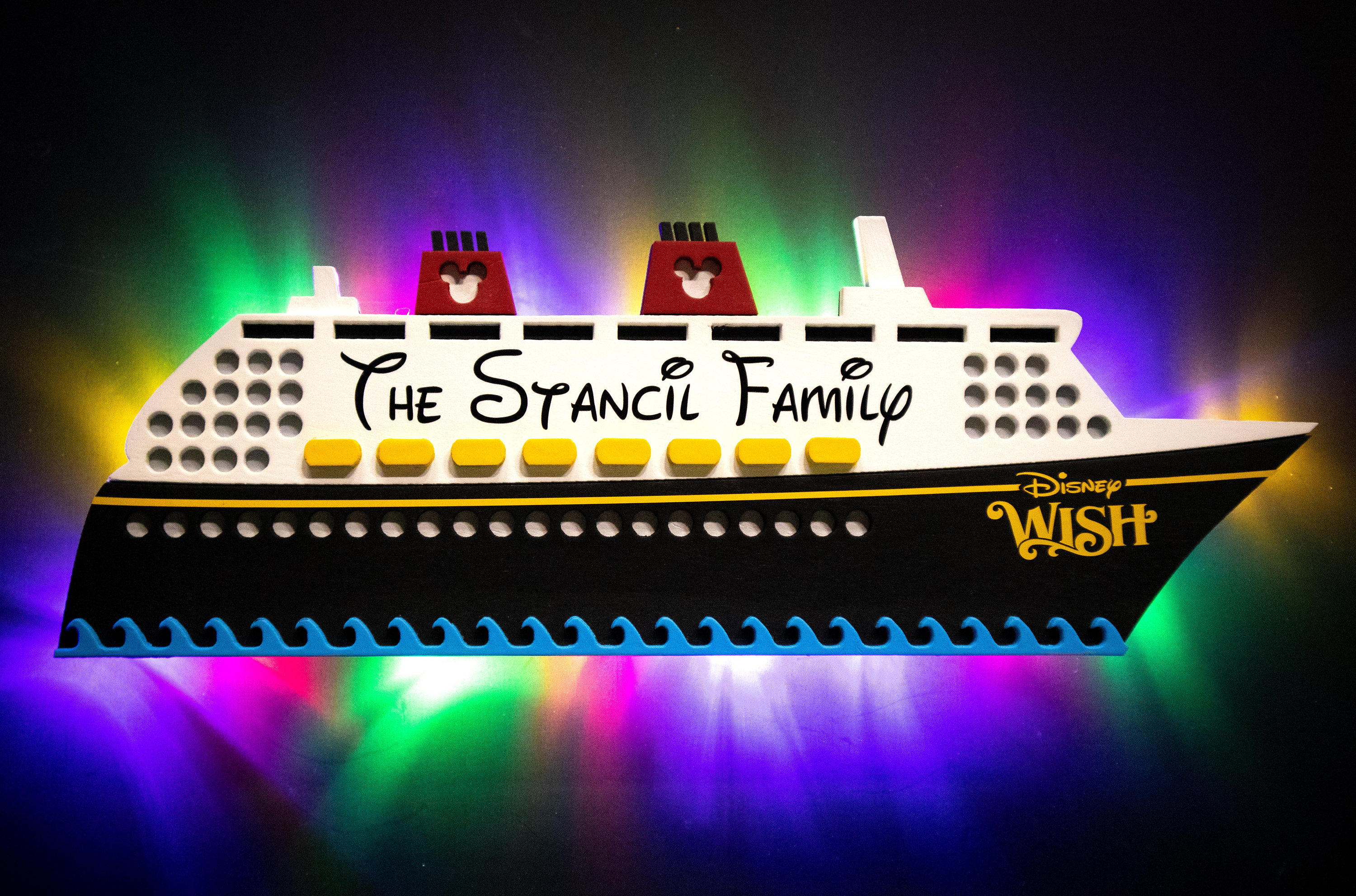 オリジナルディズニークルーズ船ドアマグネット、LEDライト付き