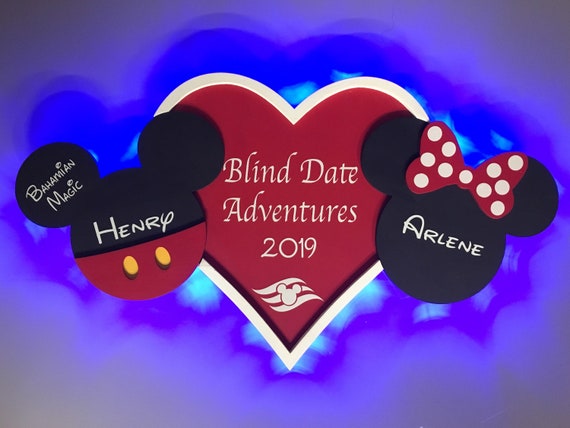 Topolino e Minnie innamorati, Appena sposati, Anniversario, Calamite per  porta Disney Cruise con luci a LED, decorazione da parete per  l'anniversario