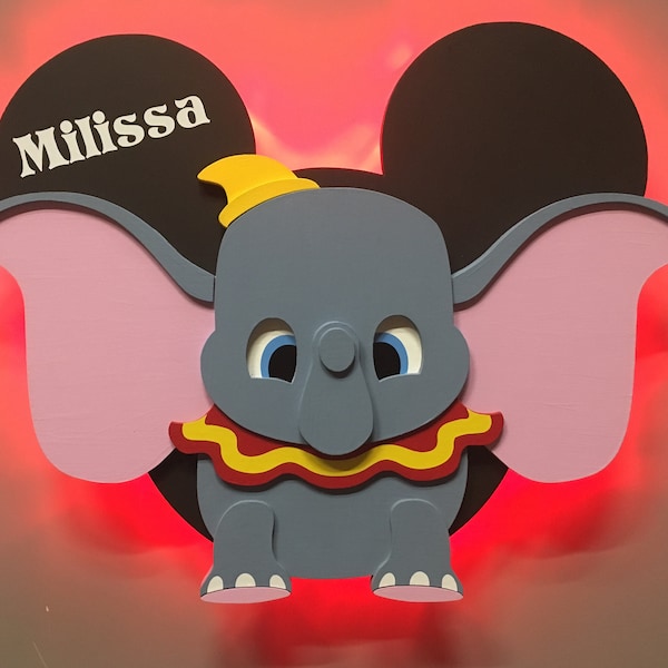 Imán de puerta de madera con luces LED de Dumbo, el elefante volador de Disney Cruise Line, imán de puerta de crucero de Disney, decoración de pared de Dumbo