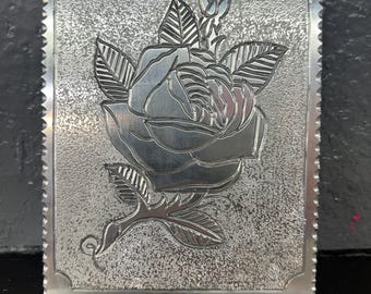 handgegraveerde rozenmuurkunst