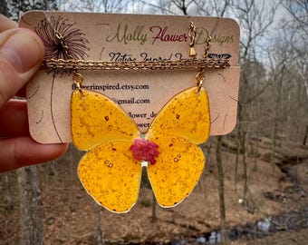 Collier aile de papillon, abricot SOUFRE, vraies ailes d'insecte, enduit de résine, fleur rose, péridot vert, fée éthérée, tendance, éthique