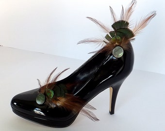 Feathered Wedding Shoe Clips, with a Green Mother of Pearl Focal Bead. Brown and Green Feather Shoe Jewelry. Handmade Shoe Decoration.