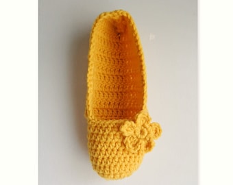 Handmade Crochet Slippers, Friend Gift for Mom, Women's Non Slip Socks with Flower