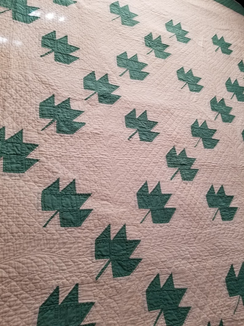Vintage Leaf Quilt Hand Sewn Green /& White