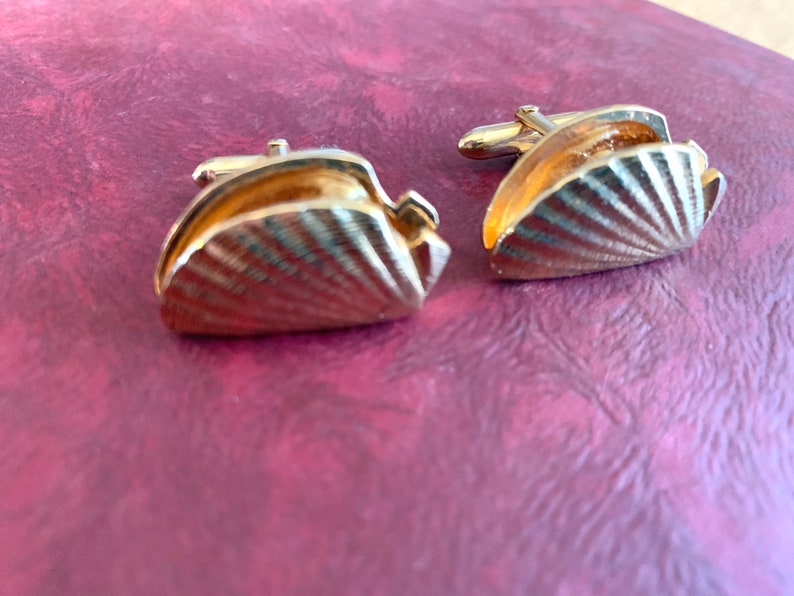 Gold Oyster Shell Cuff Links with Pearl