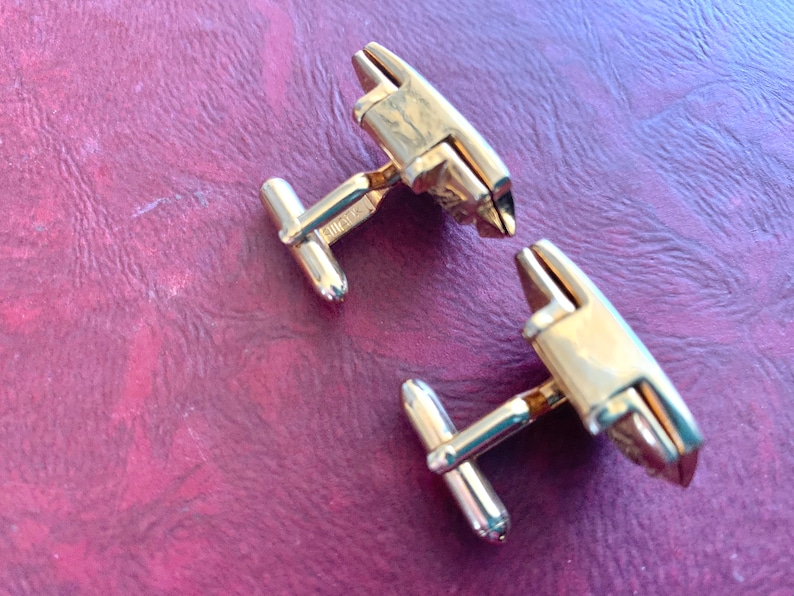 Gold Oyster Shell Cuff Links with Pearl