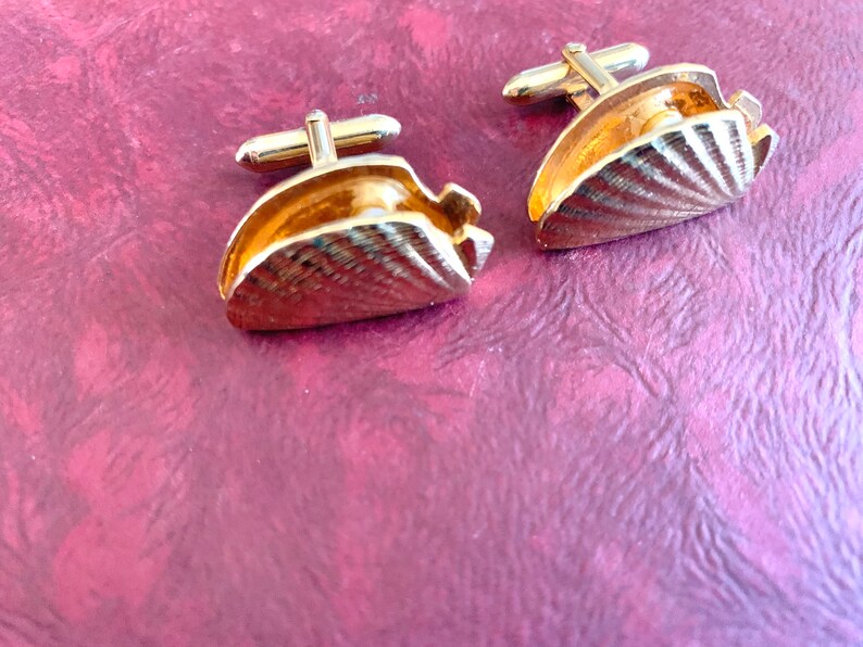 Gold Oyster Shell Cuff Links with Pearl