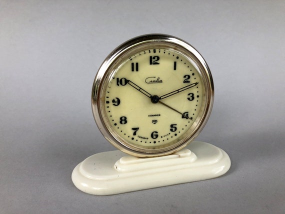 Soviet alarm clock Slava Moscow Key Tabletop Clock USSR vintage clock Glory Moscow Key Mechanical Olympic Games Clock Home Decor