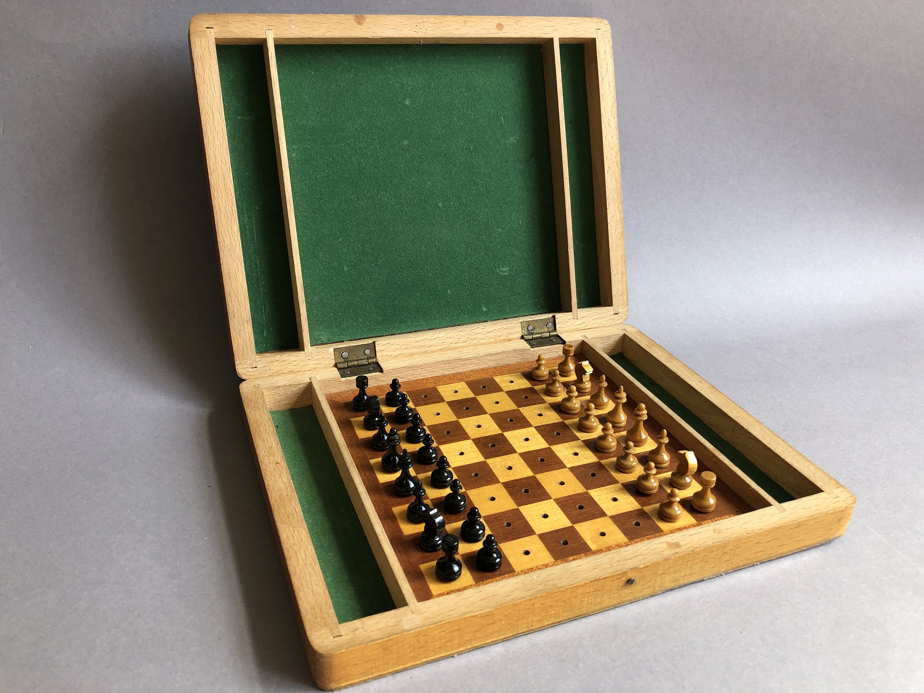 Magnifique jeu d'échecs xxl artisanal pays de l'est echiquier chess set