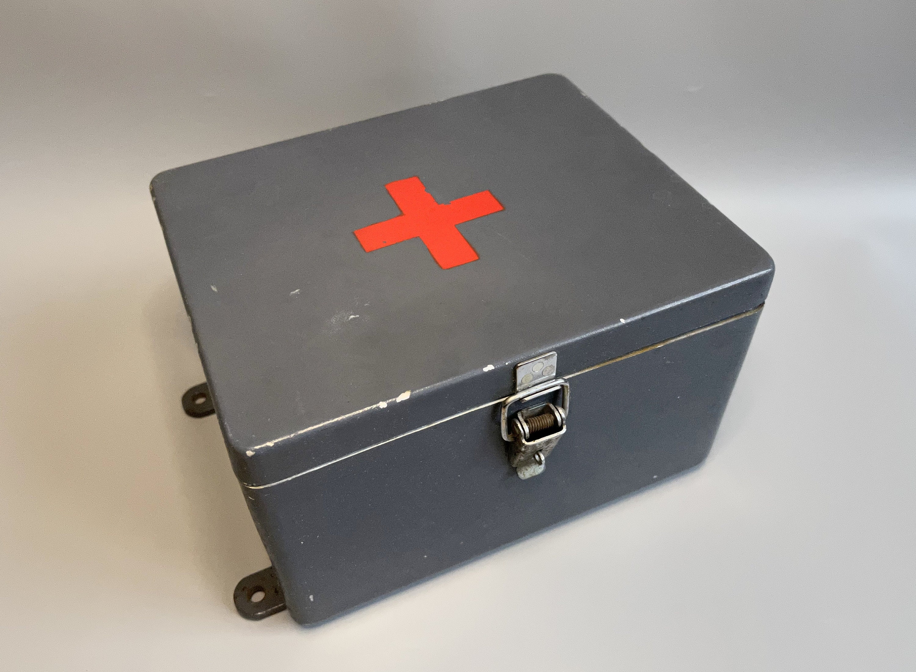 Wall first aid box - .de