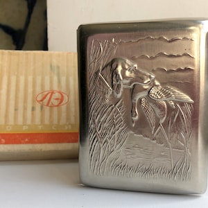 Vintage Zigarettenetui in Originalverpackung Jagdszene Alte Metallkiste UdSSR Visitenkarten Etui Zigarettenetui Jagdhund und Ente