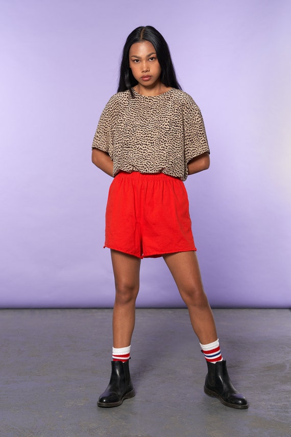 Vintage 90's stretchy red leisure short with pocke