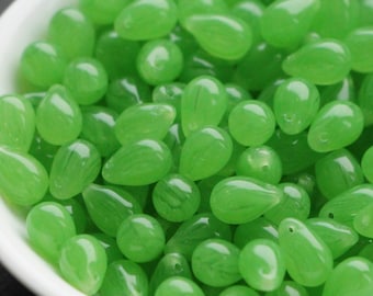 25pcs Bright Green Teardrop beads 6x9mm Czech Glass Drops Briolette Green Czech Drops 9x6mm milky green opal