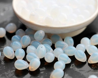 25pcs teardrops 5x7mm Opal White Czech Glass Beads Tiny Drops Milky White small briolette moonstone beads Opalite