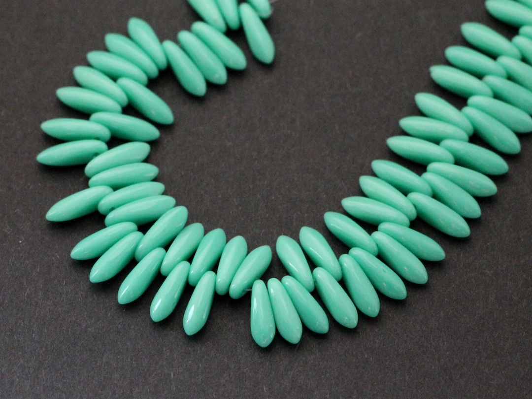 50個入り ターコイズ 3 x 11 mm ダガー チェコガラスダガービーズ