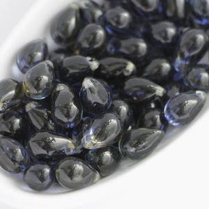 Lacrime blu 6 x 9 mm (25 pezzi) Perle di vetro ceco a strisce blu Montana Piccole gocce di lacrime Briolette blu denim immagine 3