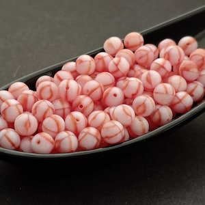 50 pcs Mélange de perles rondes tchèques corail rouge blanc 6 mm Perles en verre tchèques 6 mm Mélange de perles rouge blanc