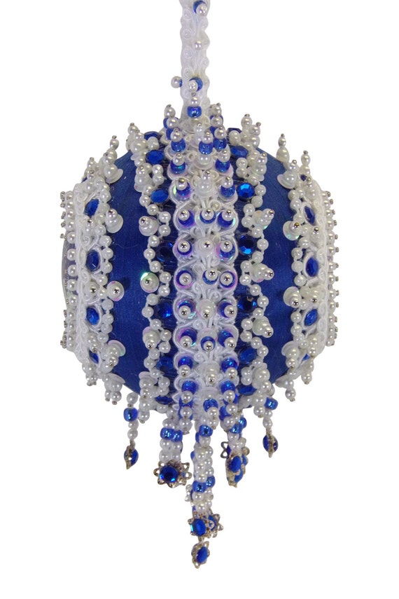 SATIN BEADED CHRISTMAS ORNAMENT KIT /"Sa Majeste/' De Paris/"