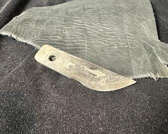 Cuchillo Kiridashi de acero 1095 forjado a mano, hoja de doble bisel, orificio para cordón.