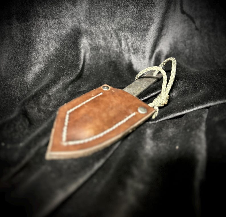 Cuchillo Kiridashi forjado a mano, rústico: acero 5160 con funda de cuero - para diestros imagen 3