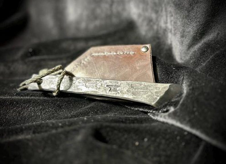 Cuchillo Kiridashi forjado a mano, rústico: acero 5160 con funda de cuero - para diestros imagen 2