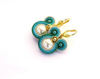 Small soutache earrings with white pearls