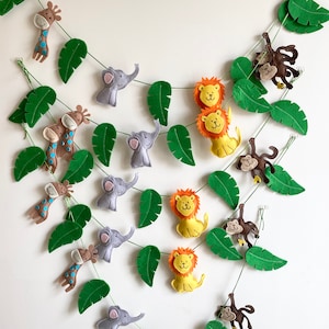 Handmade Felt Jungle garland bunting 1m with leaves Giraffe Monkey Lion Elephant. Party Decoration. Home Decor. Safari