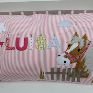 Kissen mit Namen Kissenbezug Kissen Geburt Baby Kissenhülle Kissen personalisiert Pferd Pony Kuschelkissen Kinderkissen Babykissen Bild 1