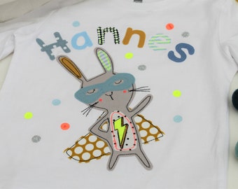 Geburtstagsshirt Kinder,Geburtstagsshirt,Shirt fürJungen,Shirt mit Name,Shirt mit Zahl, ShirtSuperheld, Shirt Geburtstag, Superhero, Hase