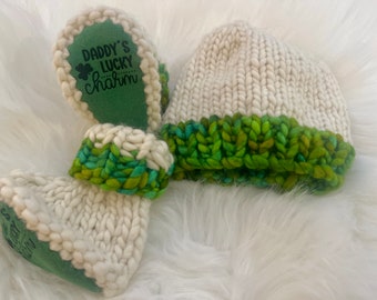 St patty’s, Newborn set, baby hat, baby booties, love bug, lucky charm, baby, baby shower gift, newborn baby, newborn photography props