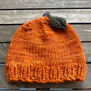 Pumpkin hat, baby pumpkin hat, newborn hat, fall, halloween, pumpkin baby shower, baby hat newborn or toddler. Hand knit in ny, merino wool