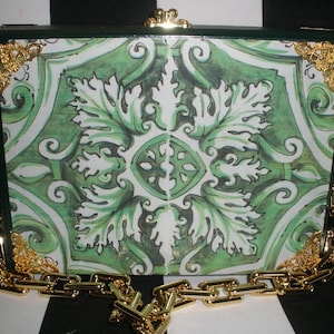 Cartera de mano con diseño de caja de puros en verde y blanco, forrada de terciopelo verde, tipo bandolera, Humadorables by Susan, Tampa