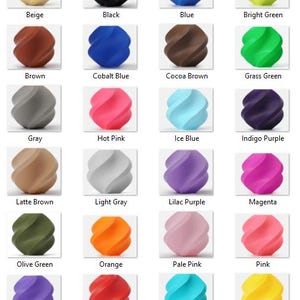 Op de afbeelding: Een verzameling van 24 kleurrijke, textuurrijke, 3D-bollen. Elke bol is van een andere kleur, waaronder beige, zwart, blauw, felgroen, bruin, kobaltblauw, cacaobruin, grasgroen, grijs, roze, ijsblauw, indigopaars, lattebruin, lichtgrijs, lila, magenta, olijfgroen, oranje, lichtroze, roze, paars, rood, turquoise en geel.