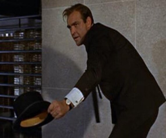 James Bond 007 Gold Gruen Precision 