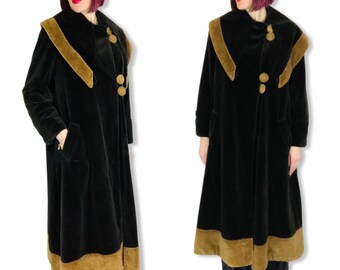 Antique Victorian Black & Brown Plush Velvet Overcoat - size Medium to Large