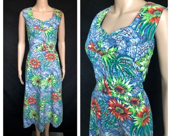 Vintage 1940's 1950's Bright Wild Exotic Hawaiian Floral Tiki Print Sweetheart Neckline Cotton Day Dress - size Medium Large