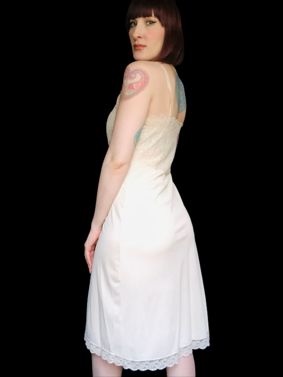 ワンピース ETMON Unbalanced Lace Slip Dress, Ivory MUSINSA | ETMON Unbalanced Lace Slip Dress, Ivory