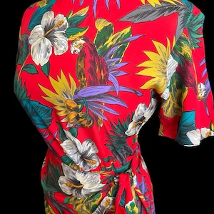 Vestido vintage de rayón con estampado floral hawaiano de loros de los años 80 de VOLUP - Carol Anderson - Tallas: Grande a Extra Grande (XL)