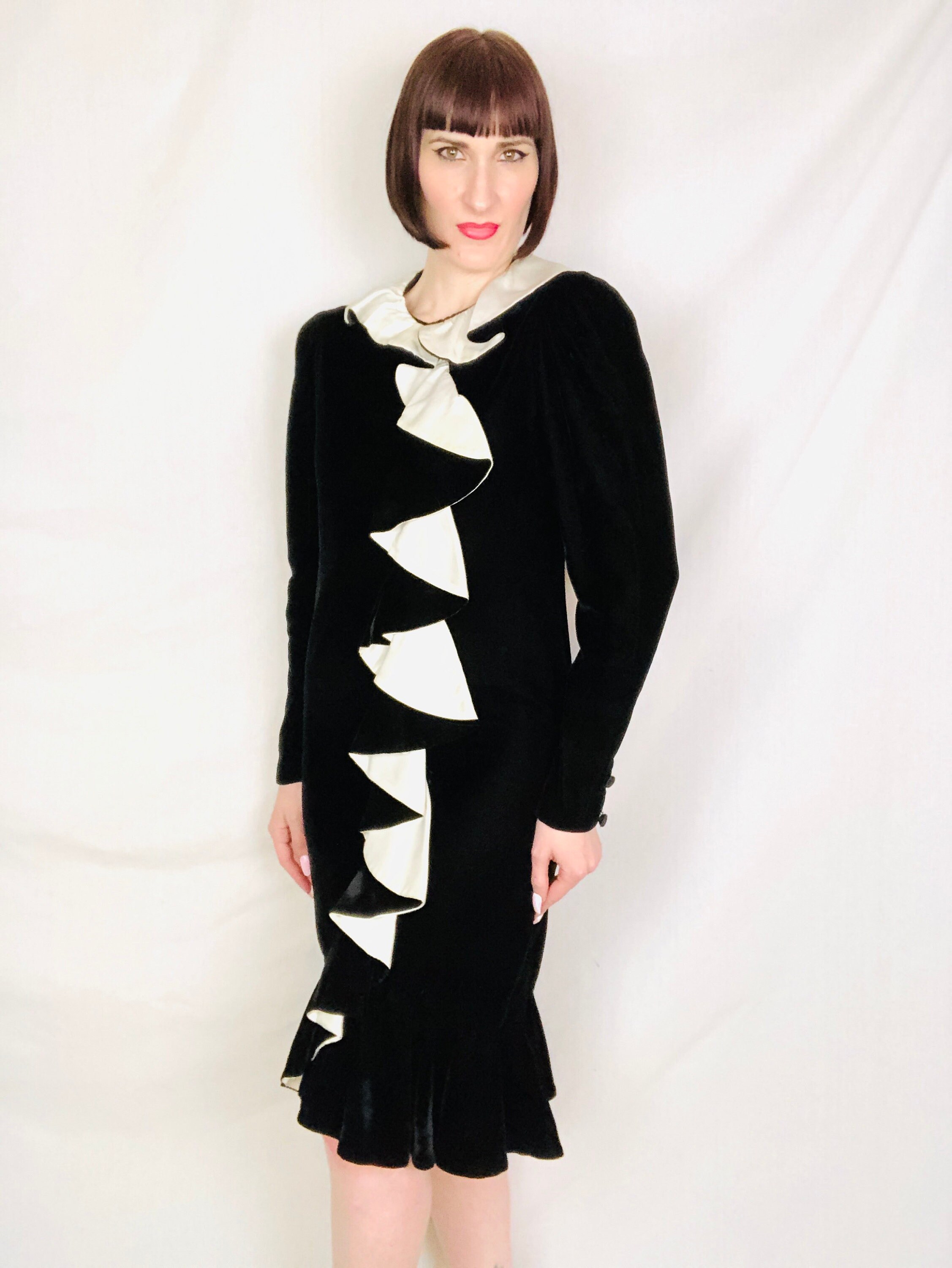 Vintage 1980's OSCAR De La RENTA Jet Black Velvet and White