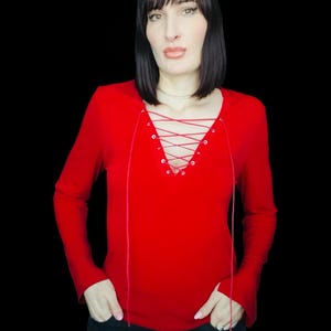 Blusa vintage Y2K de Frederick's of Hollywood con cordones rojos - talla XL (extragrande)