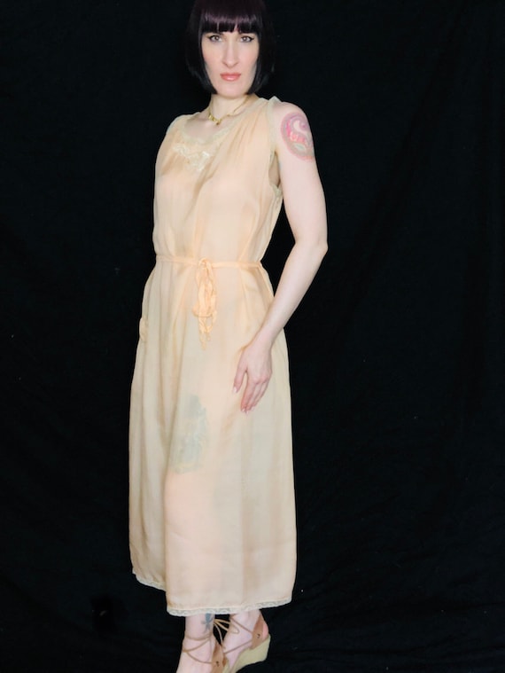 Antique 1920's Light Pink Pongee Silk & Lace Slip… - image 9