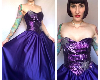 Gorgeous Vintage 1950's Style Royal Purple Sequin Beaded Sweetheart Neckline Fit and Flare Satin Party Dress - size Small Medium