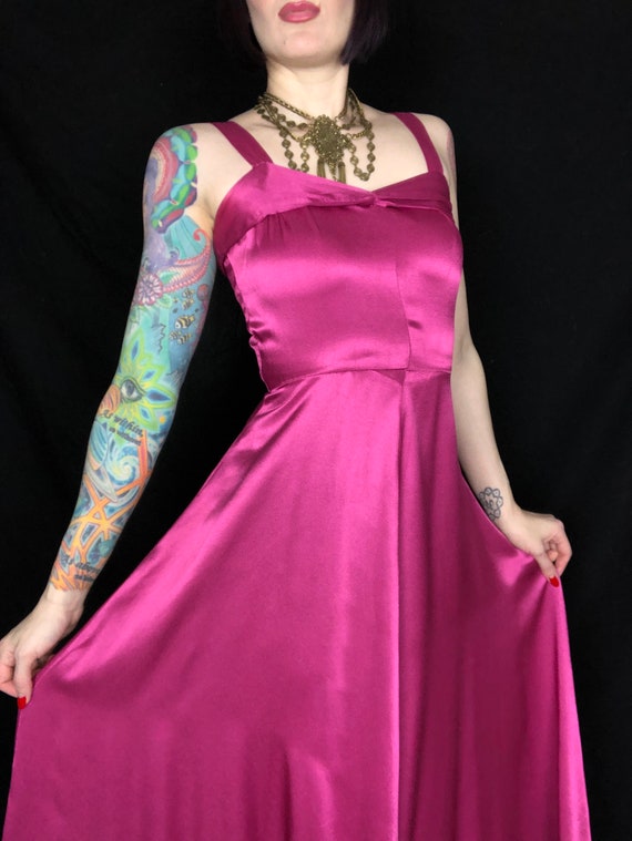 Vintage 1940's Style Raspberry Liquid Satin Old H… - image 10