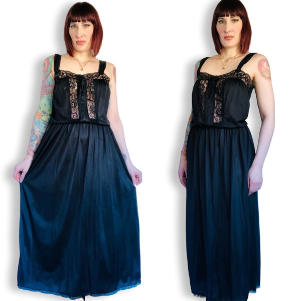 Vintage 70s 80s Black Nylon & Lace Slip Dress Gown - size Small Medium