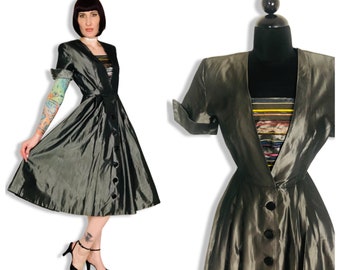 Vintage 1940's Silver Grey Sharkskin Taffeta Fit and Flare Dress w/ Rainbow Striped Bodice Inset - size Medium