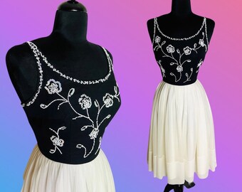 Vintage 1950's Black & White Silk Chiffon Fit N Flare Cocktail Party Dress - size Small